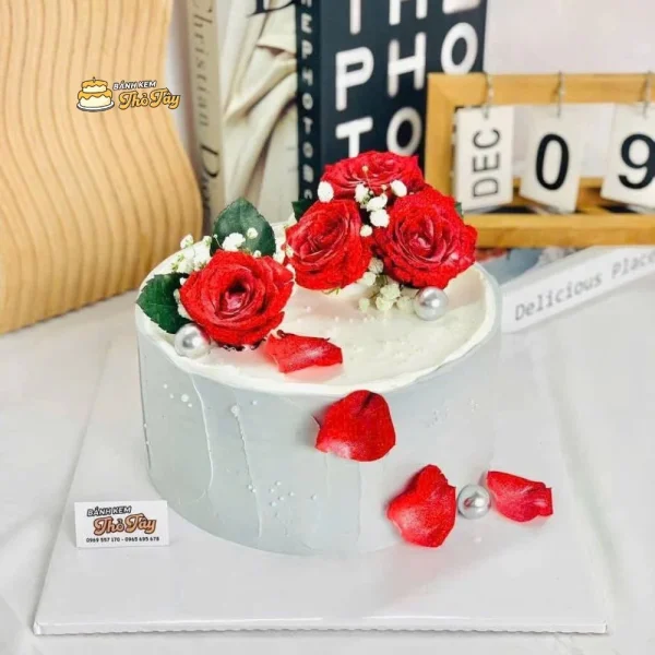Bánh kem hoa hồng tươi