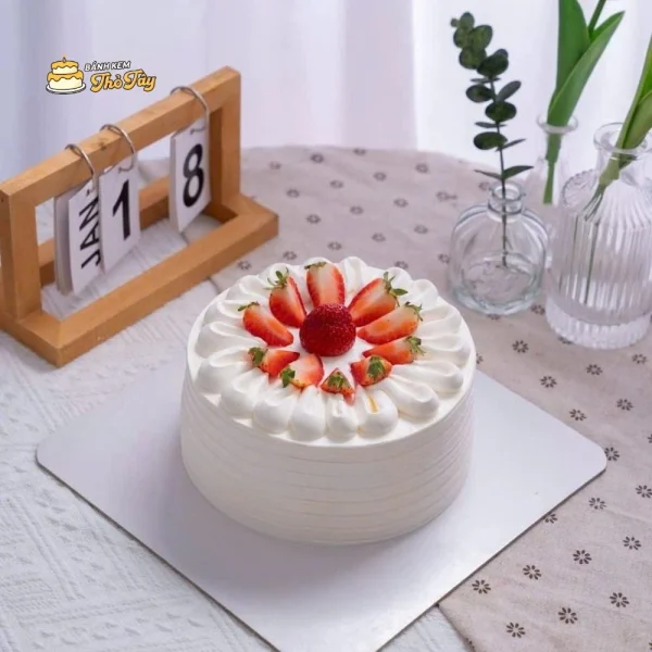 Bánh kem dâu tây đơn giản