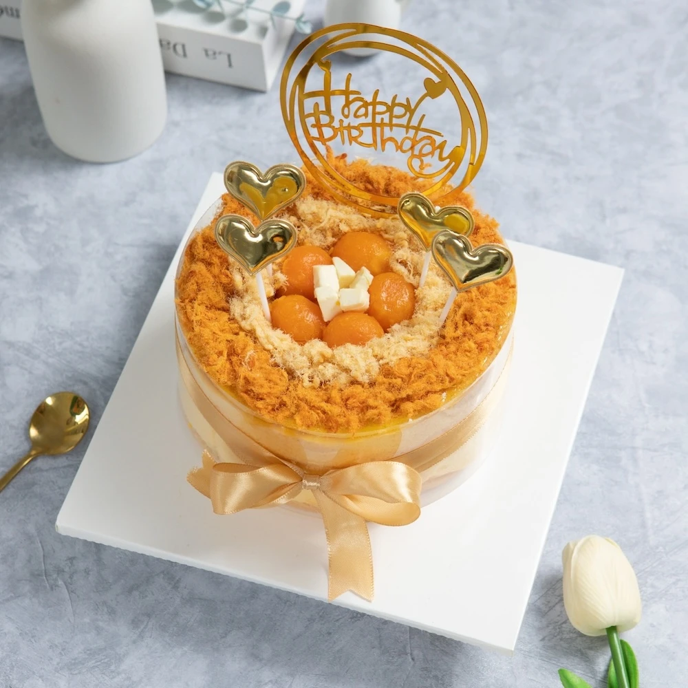 Bánh bông lan trứng muối trang trí trái tim