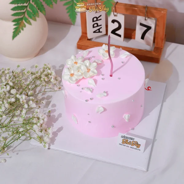 Bánh kem bắt hoa đơn giản