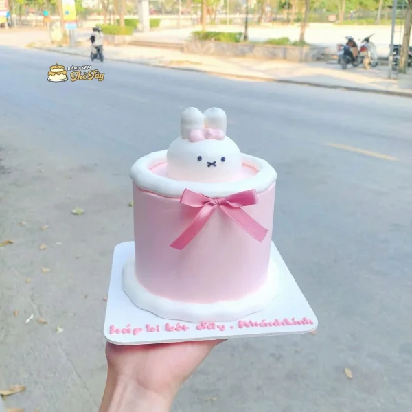 Bánh kem thỏ hồng
