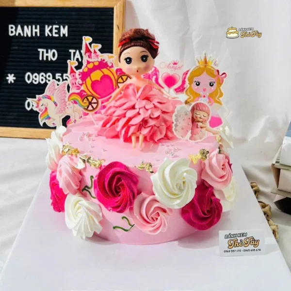 Bánh kem công chúa màu hồng
