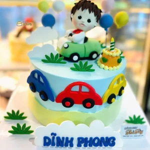 Bánh kem tạo hình chiếc xe ô tô