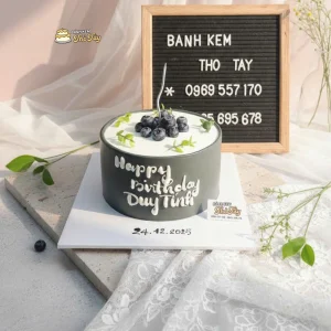 Bánh kem màu đen đơn giản