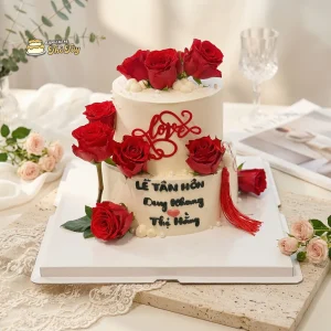 Bánh kem cưới hoa tươi