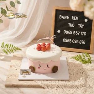 Bánh kem dâu tây màu hồng dễ thương