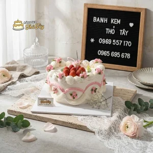 Bánh kem trang trí hoa hồng