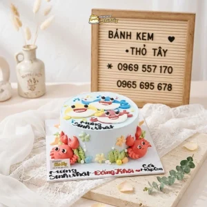 Bánh kem cá mập baby shark